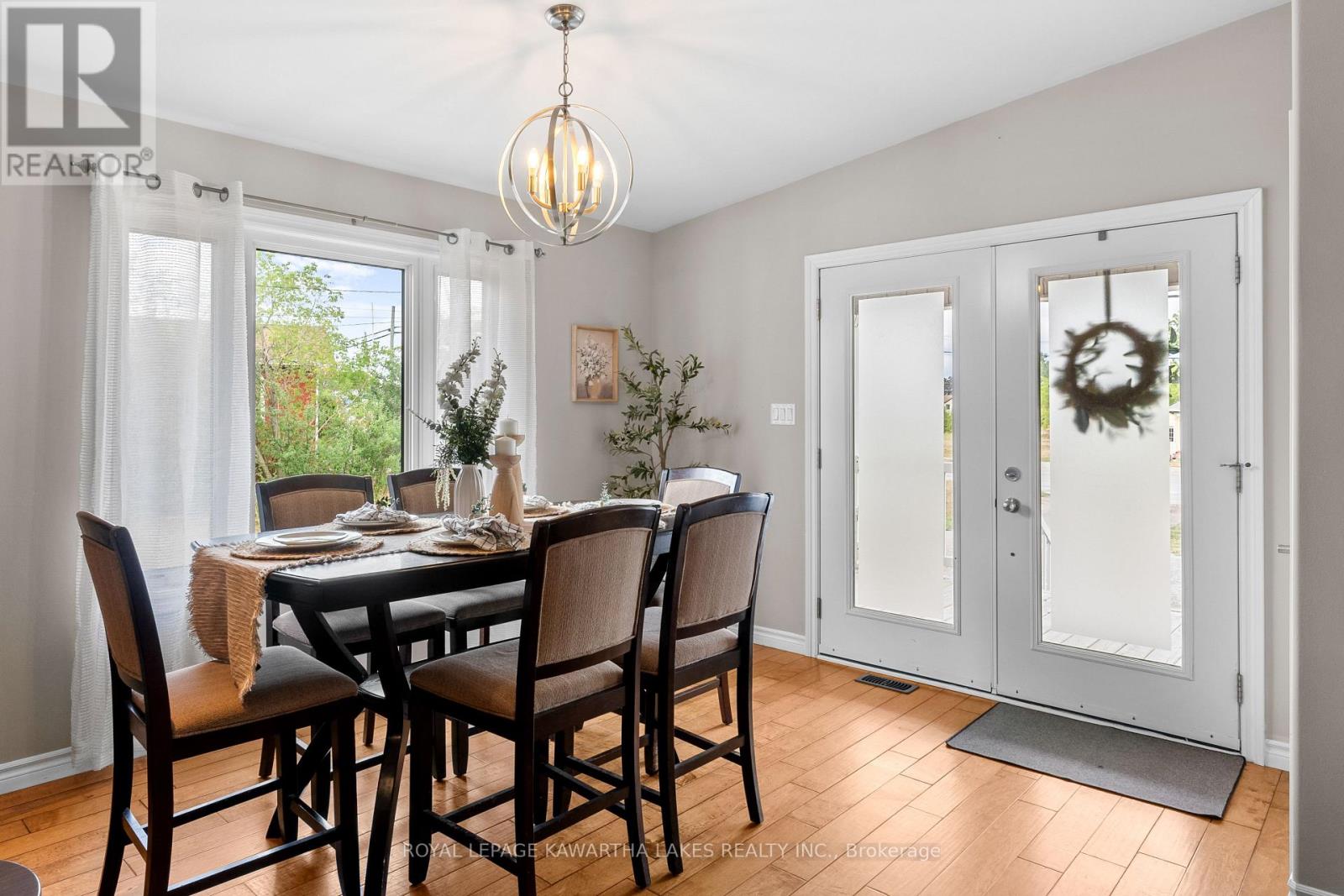 Photo 1 of 95 Lindsay Street, Kawartha Lakes ON