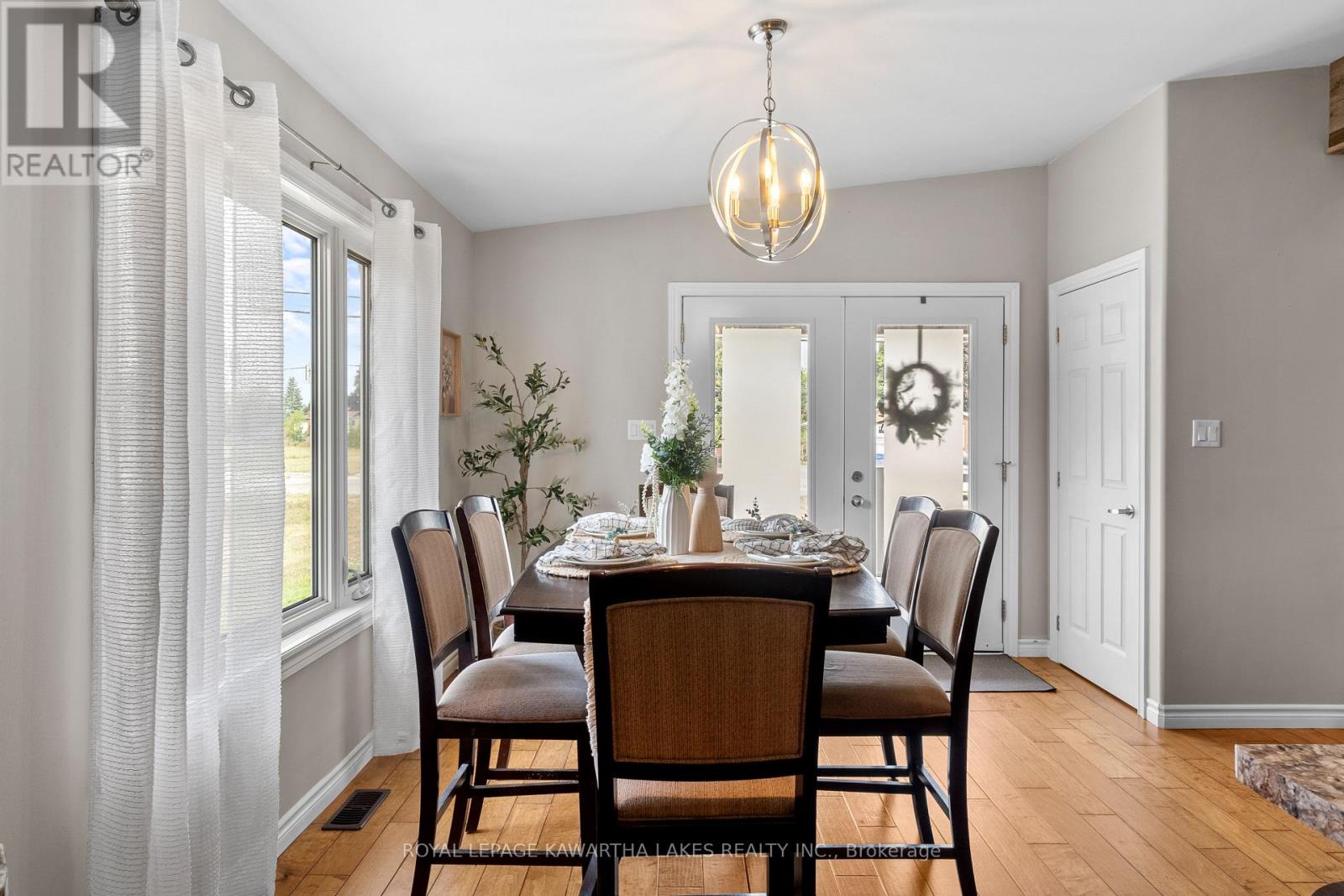 Photo 16 of 95 Lindsay Street, Kawartha Lakes ON