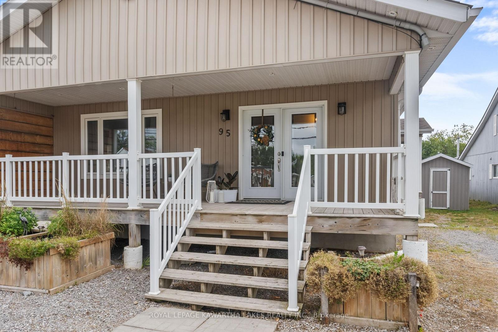 Photo 3 of 95 Lindsay Street, Kawartha Lakes ON