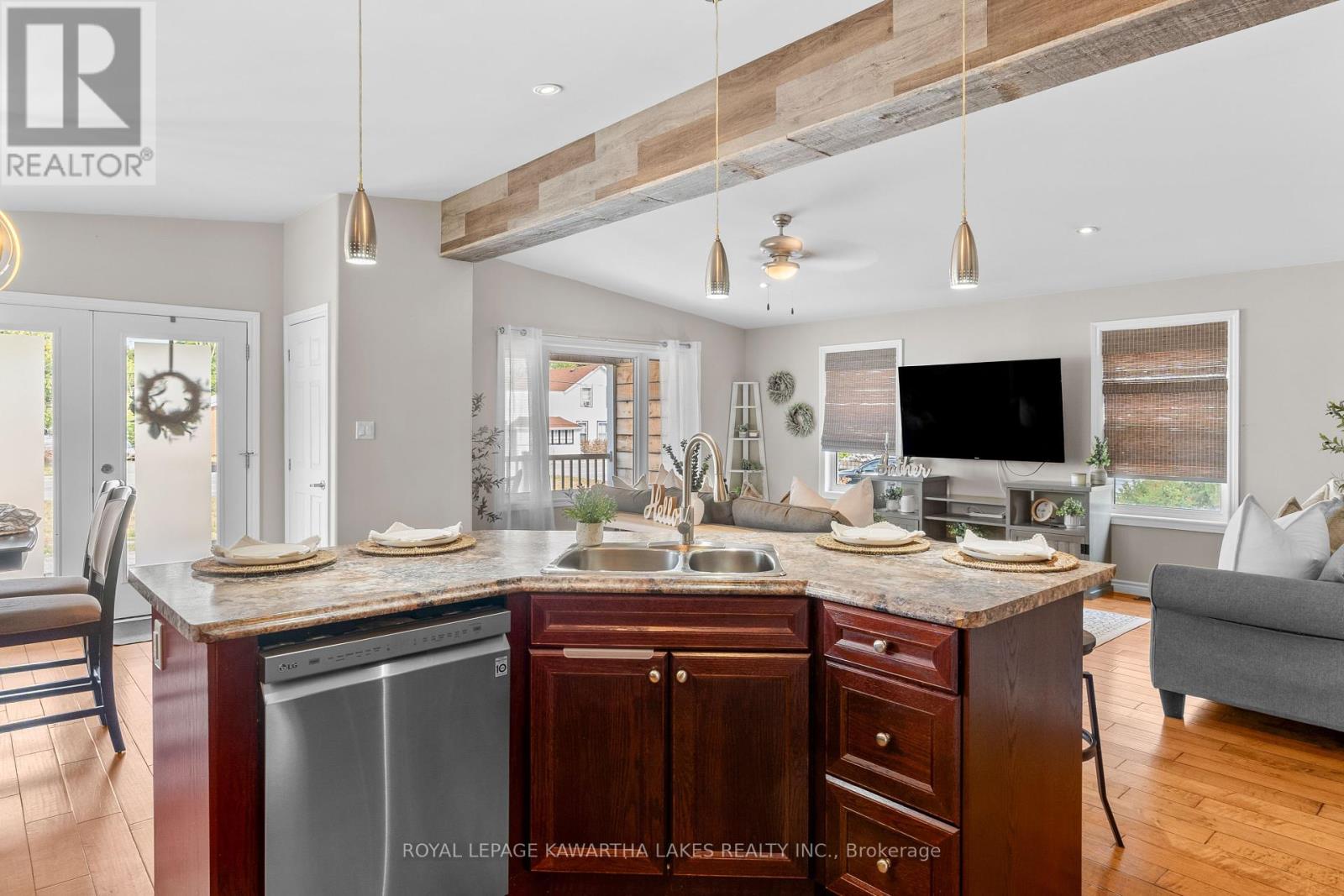 Photo 6 of 95 Lindsay Street, Kawartha Lakes ON