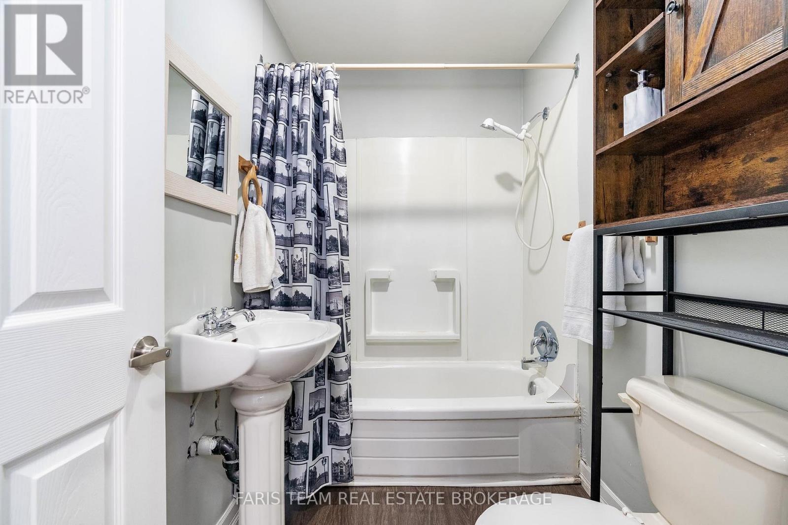 Photo 7 of 335 John Street, Midland ON