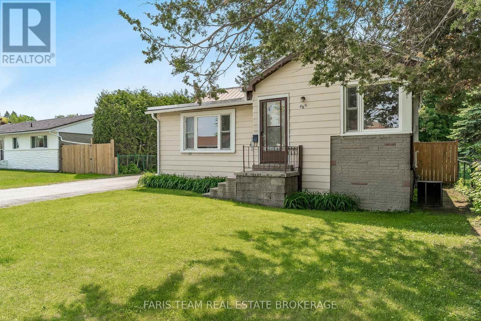 Photo 32 of 335 John Street, Midland ON