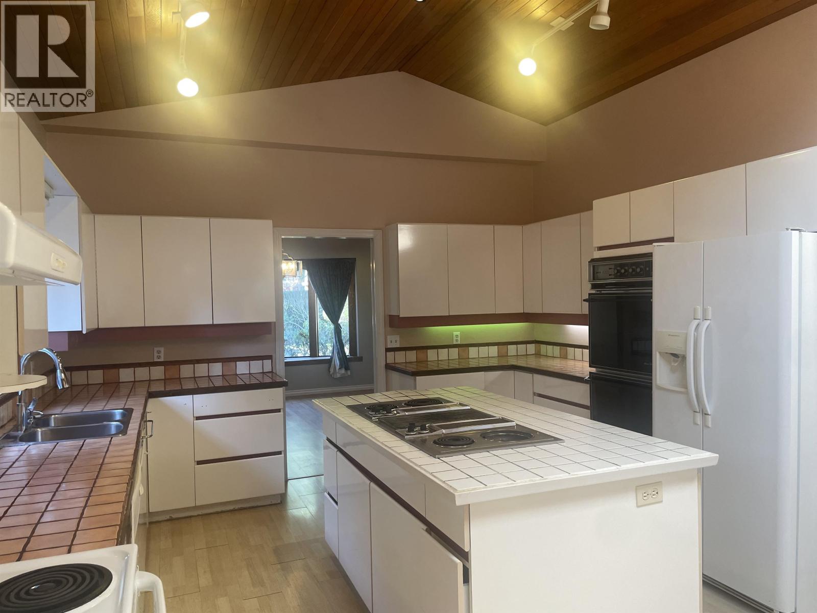 Photo 13 of 7580 Lucas Road, Richmond BC