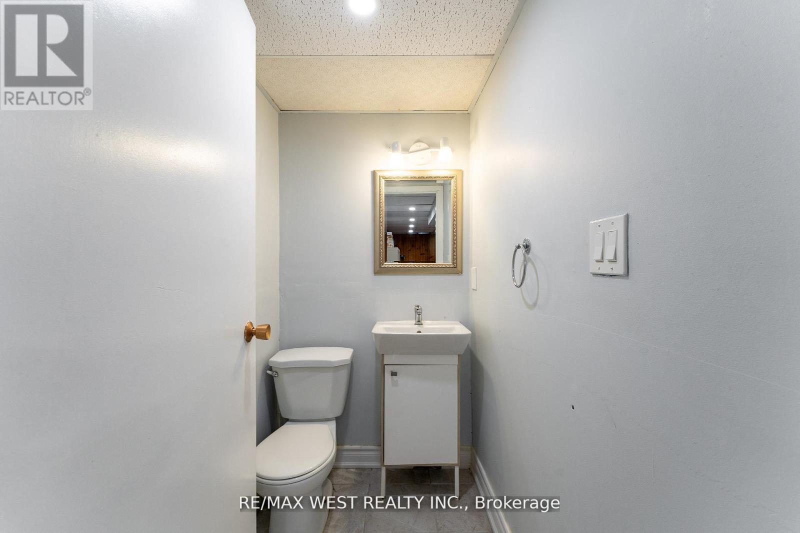 Photo 26 of 172 Lichen Crescent, Oshawa ON