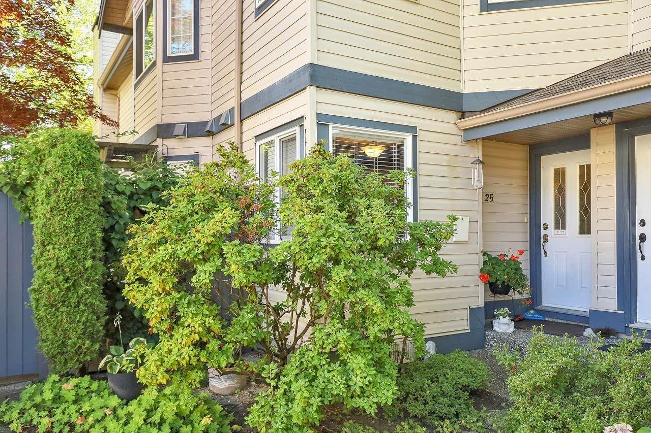 Photo 11 of 25 8338 158 Street, Surrey BC