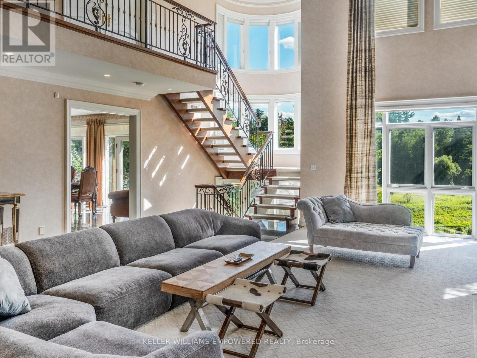 Photo 26 of 90 Humberview Drive, Vaughan ON