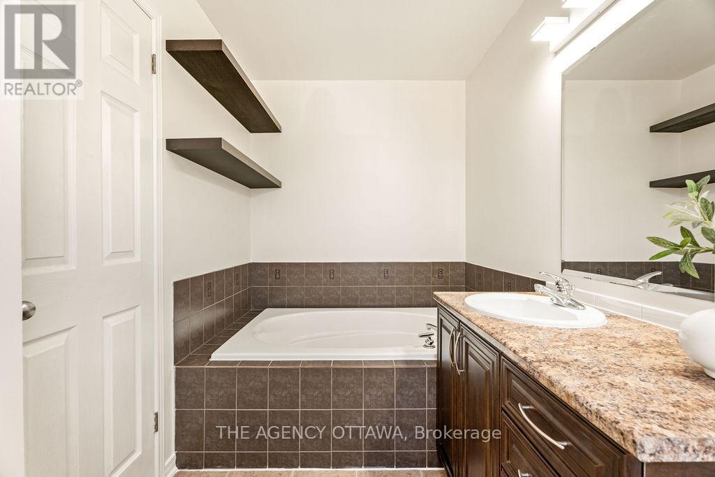 Photo 33 of 277 Branthaven Street, Ottawa ON