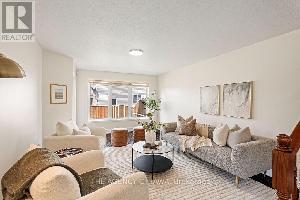 Photo 6 of 277 Branthaven Street, Ottawa ON