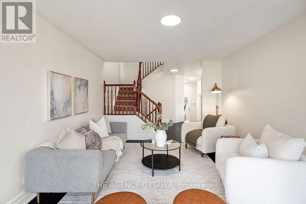 Photo 8 of 277 Branthaven Street, Ottawa ON