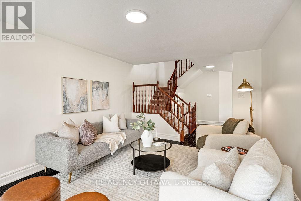 Photo 9 of 277 Branthaven Street, Ottawa ON