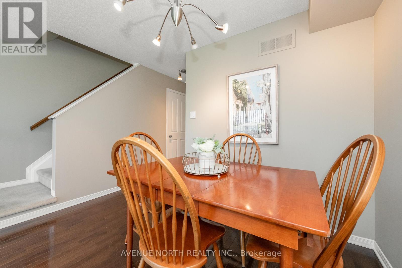 Photo 17 of 283 Stroget Private, Ottawa ON
