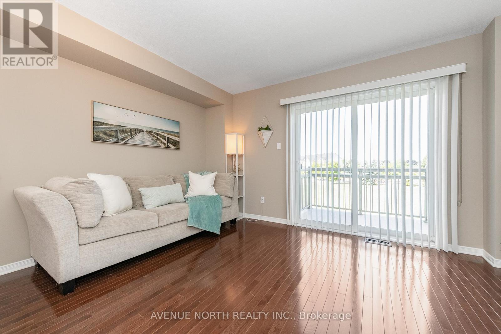 Photo 34 of 283 Stroget Private, Ottawa ON