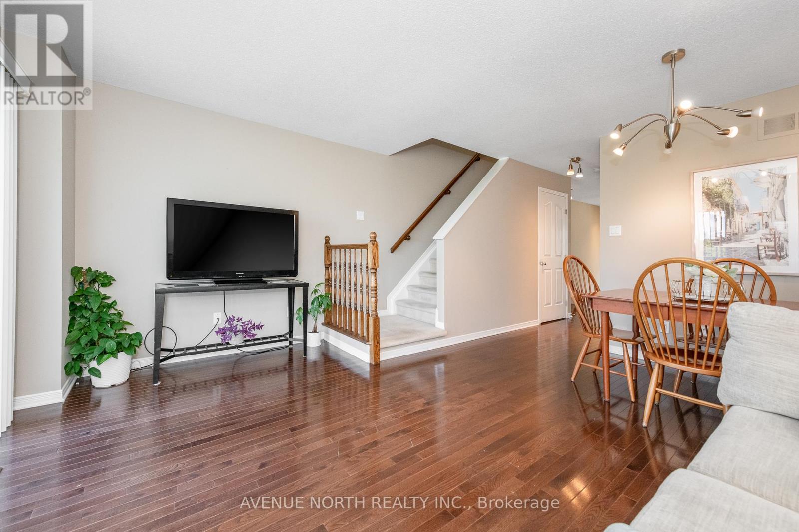 Photo 16 of 283 Stroget Private, Ottawa ON