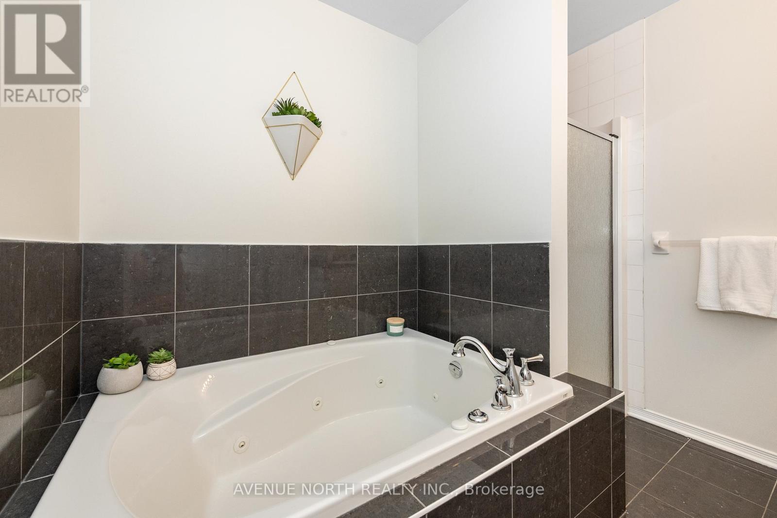 Photo 27 of 283 Stroget Private, Ottawa ON