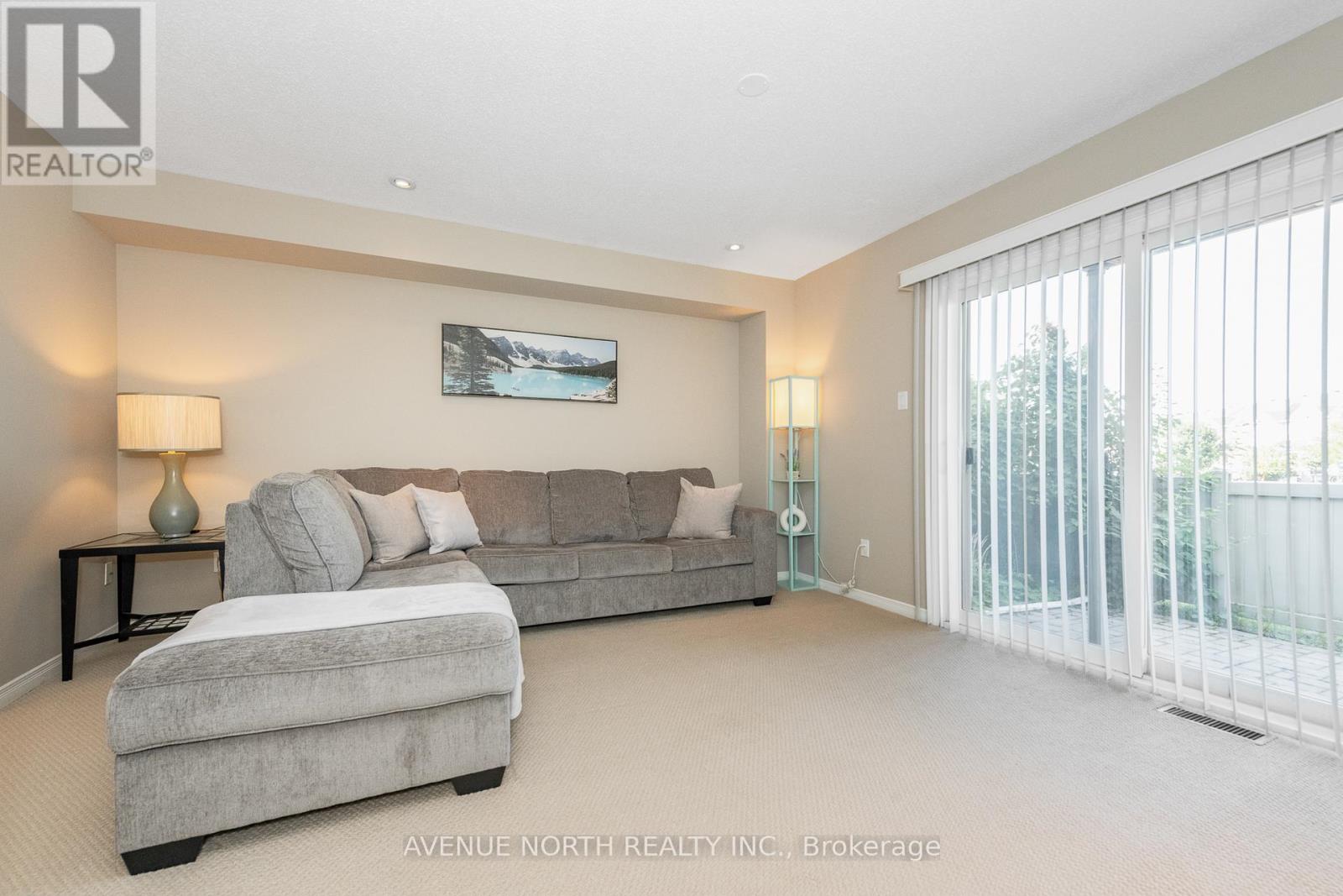 Photo 1 of 283 Stroget Private, Ottawa ON