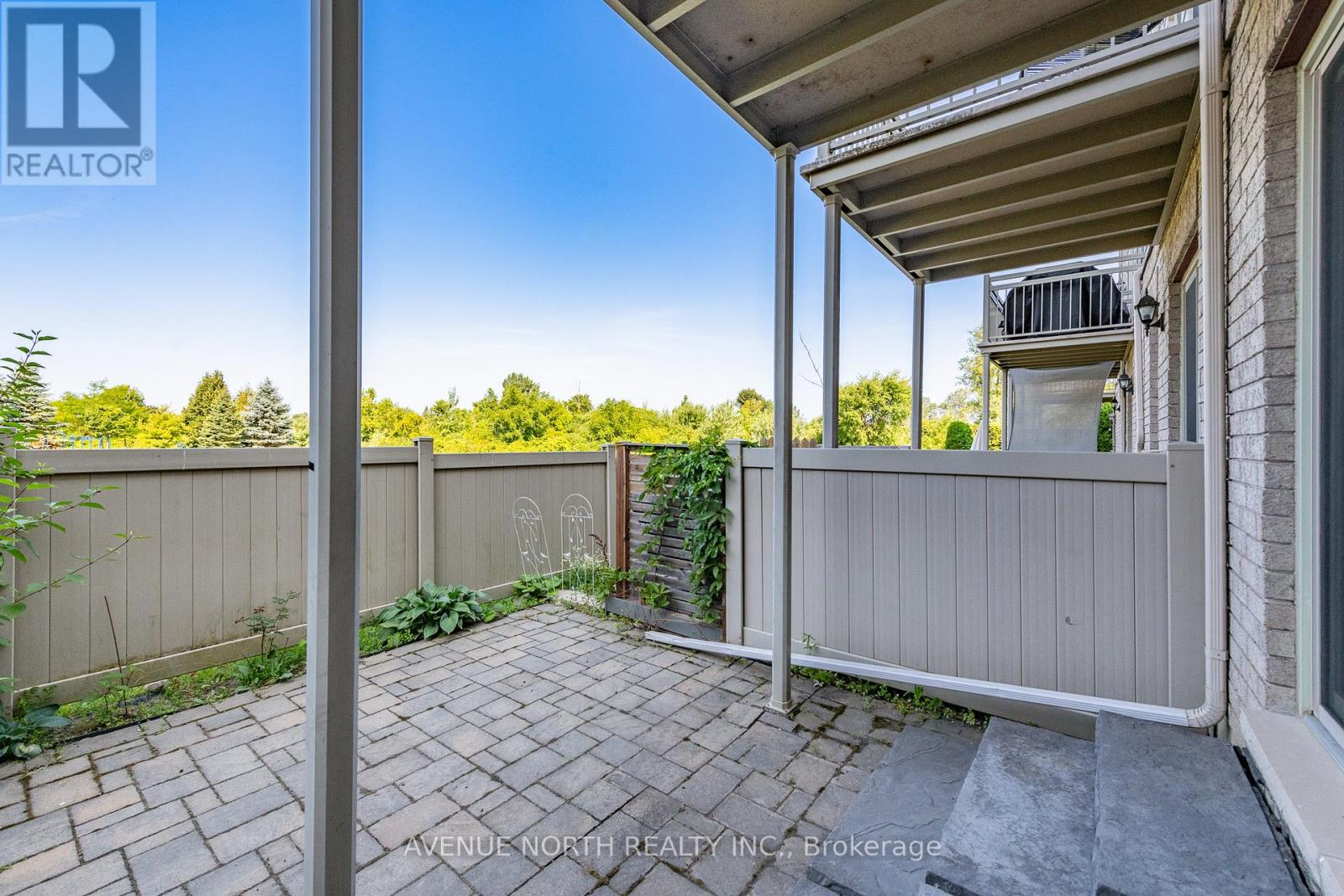 Photo 12 of 283 Stroget Private, Ottawa ON
