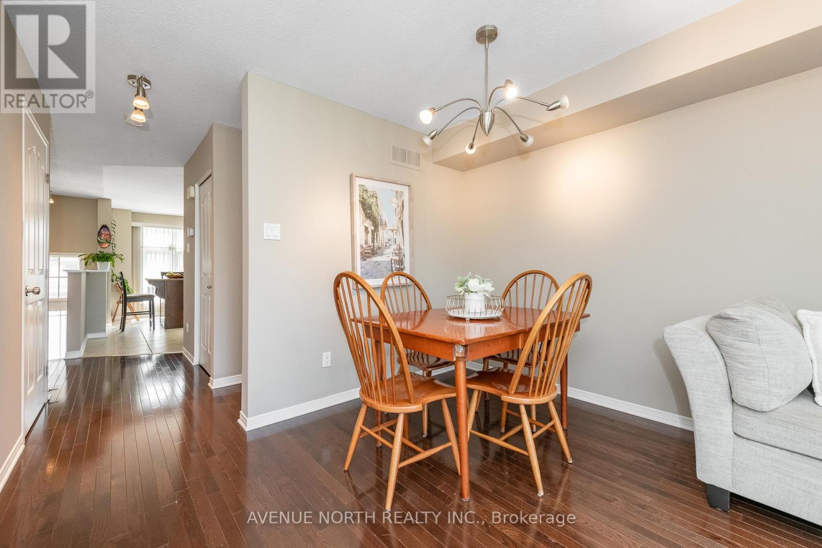 Photo 22 of 283 Stroget Private, Ottawa ON