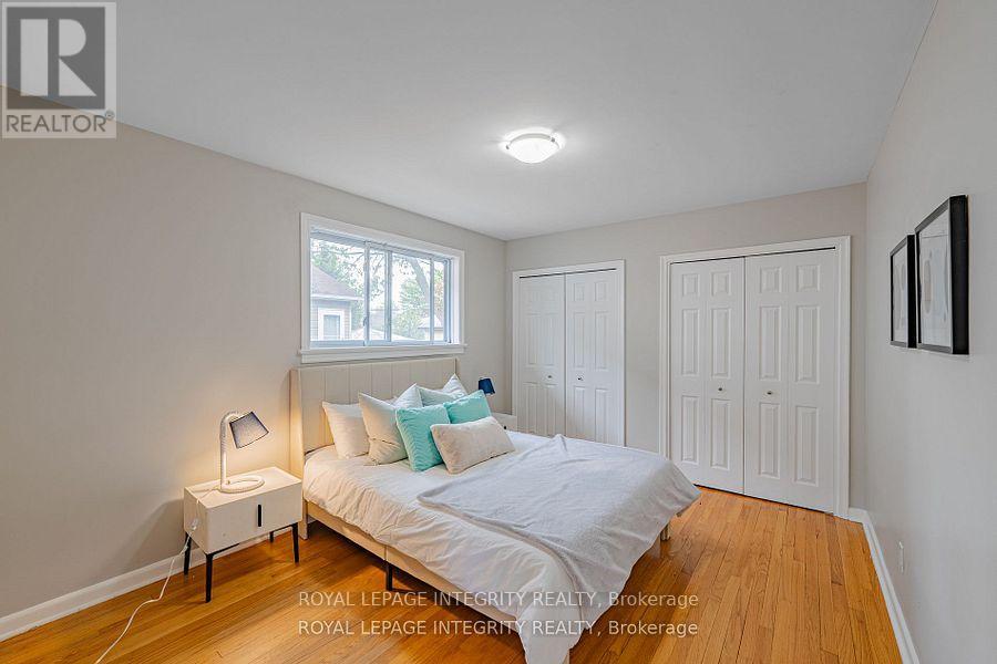 Photo 14 of 1695 Gage Crescent N, Ottawa ON