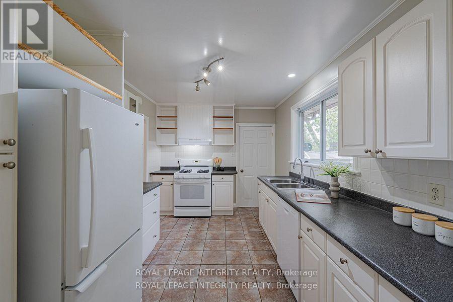 Photo 22 of 1695 Gage Crescent N, Ottawa ON