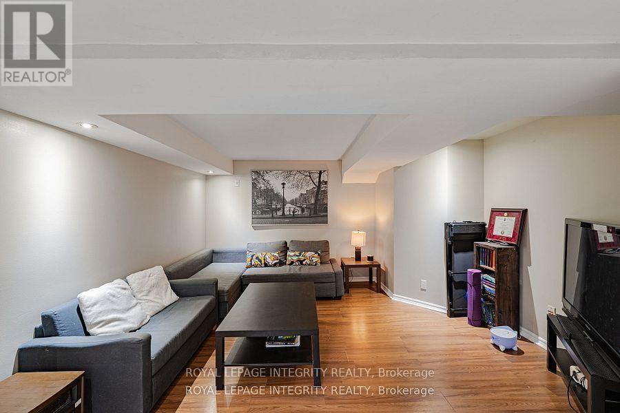 Photo 27 of 1695 Gage Crescent N, Ottawa ON