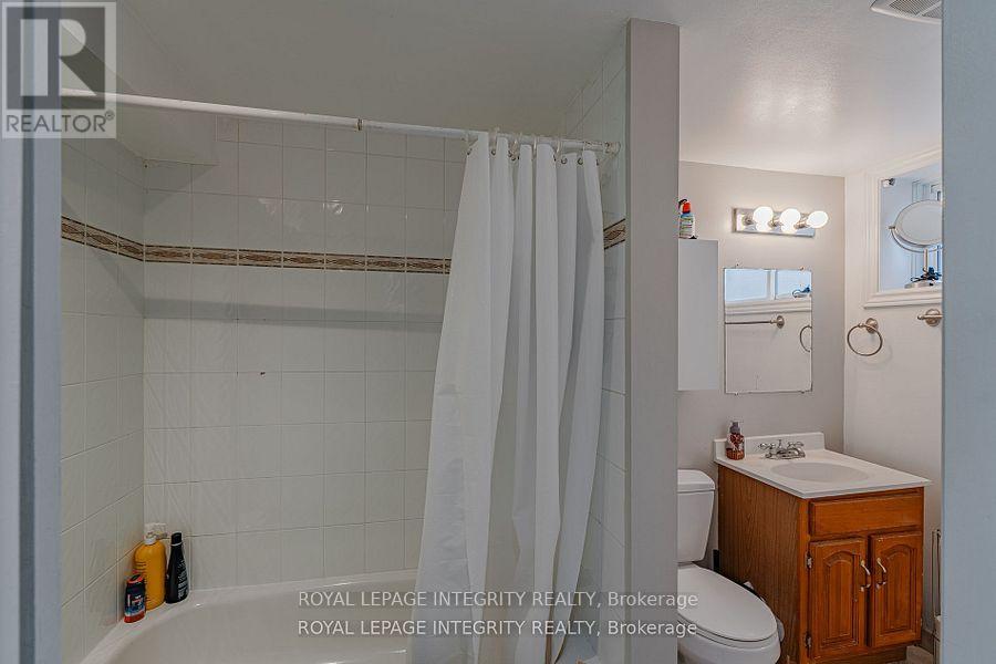 Photo 33 of 1695 Gage Crescent N, Ottawa ON