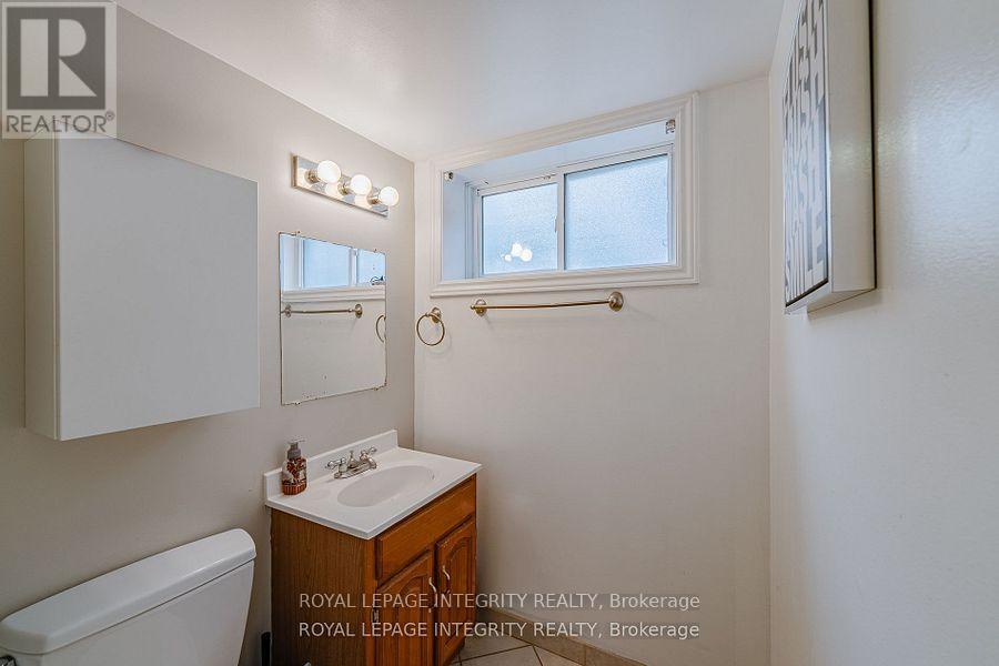Photo 34 of 1695 Gage Crescent N, Ottawa ON