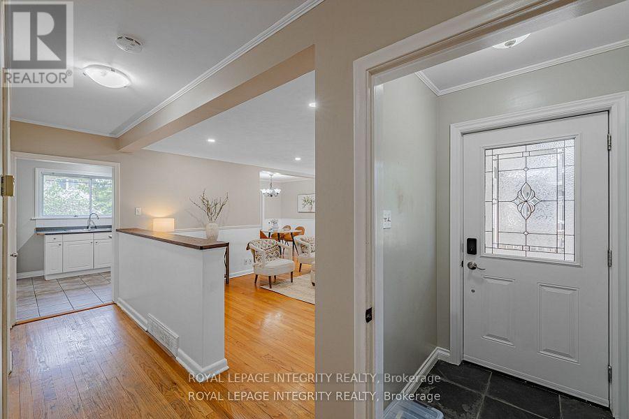 Photo 6 of 1695 Gage Crescent N, Ottawa ON