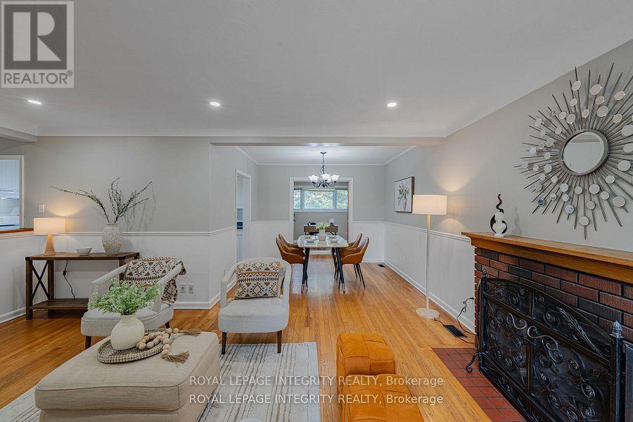 Photo 8 of 1695 Gage Crescent N, Ottawa ON