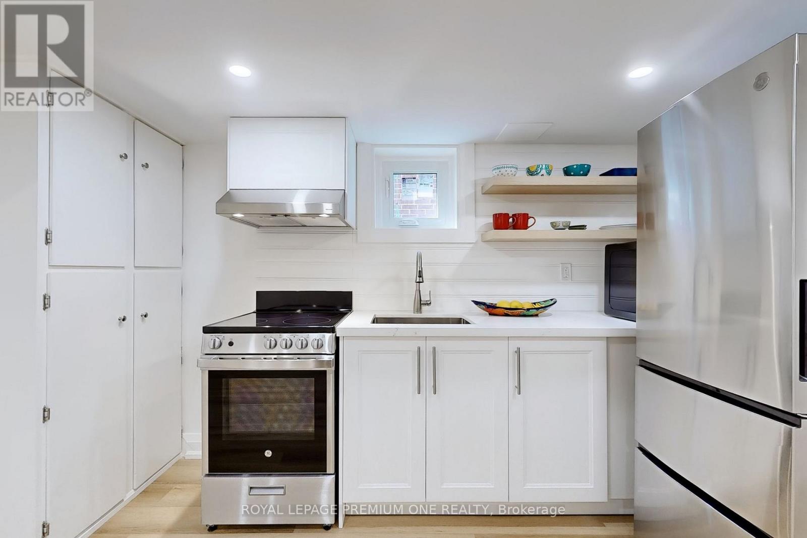 Photo 8 of 106 Cameron Avenue, Toronto ON