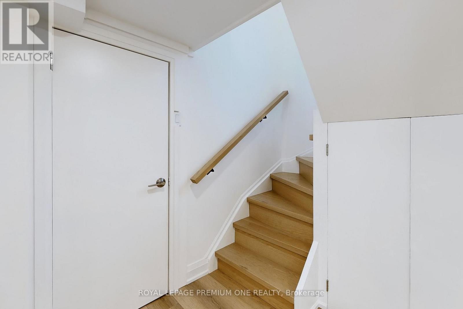Photo 22 of 106 Cameron Avenue, Toronto ON