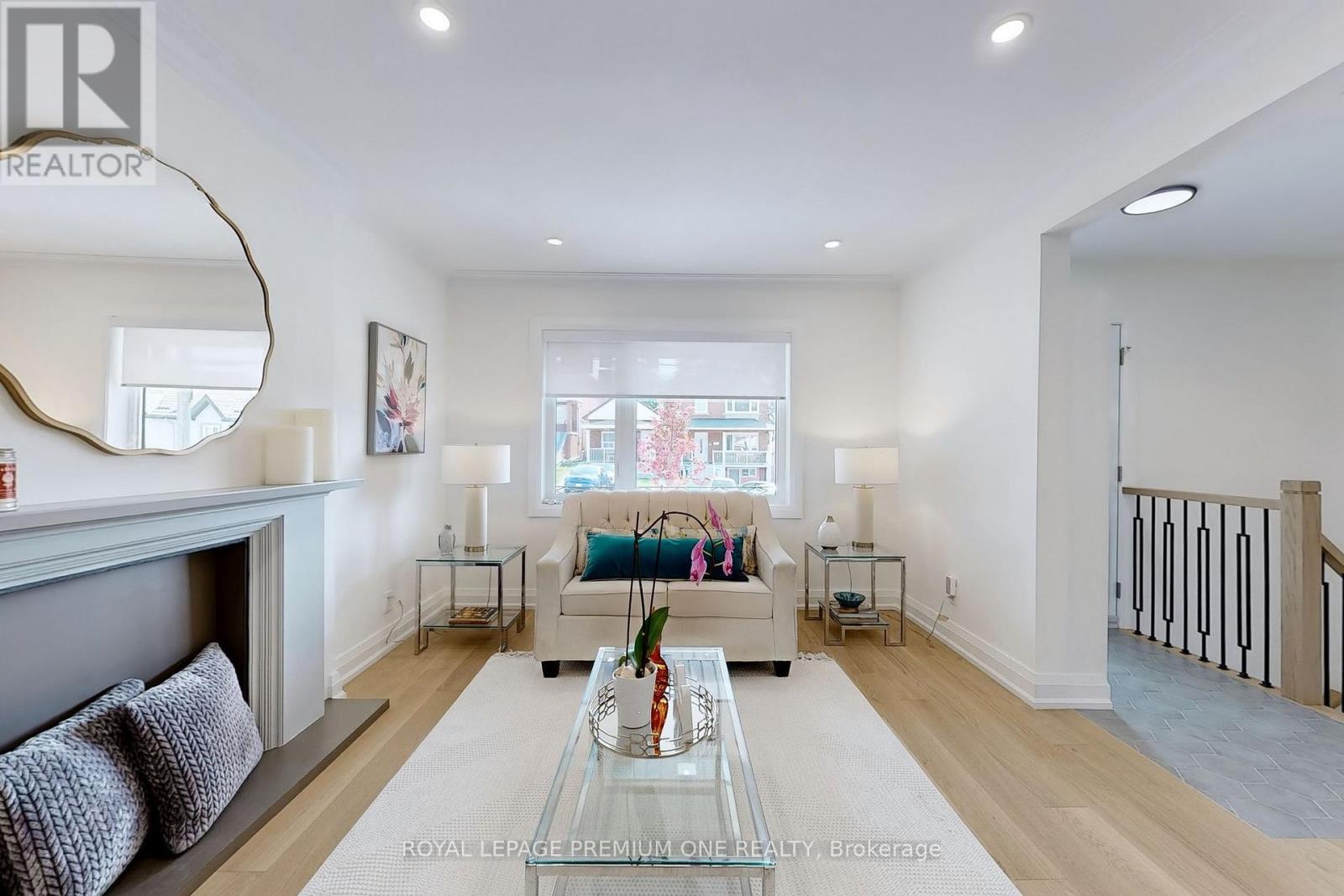 Photo 10 of 106 Cameron Avenue, Toronto ON