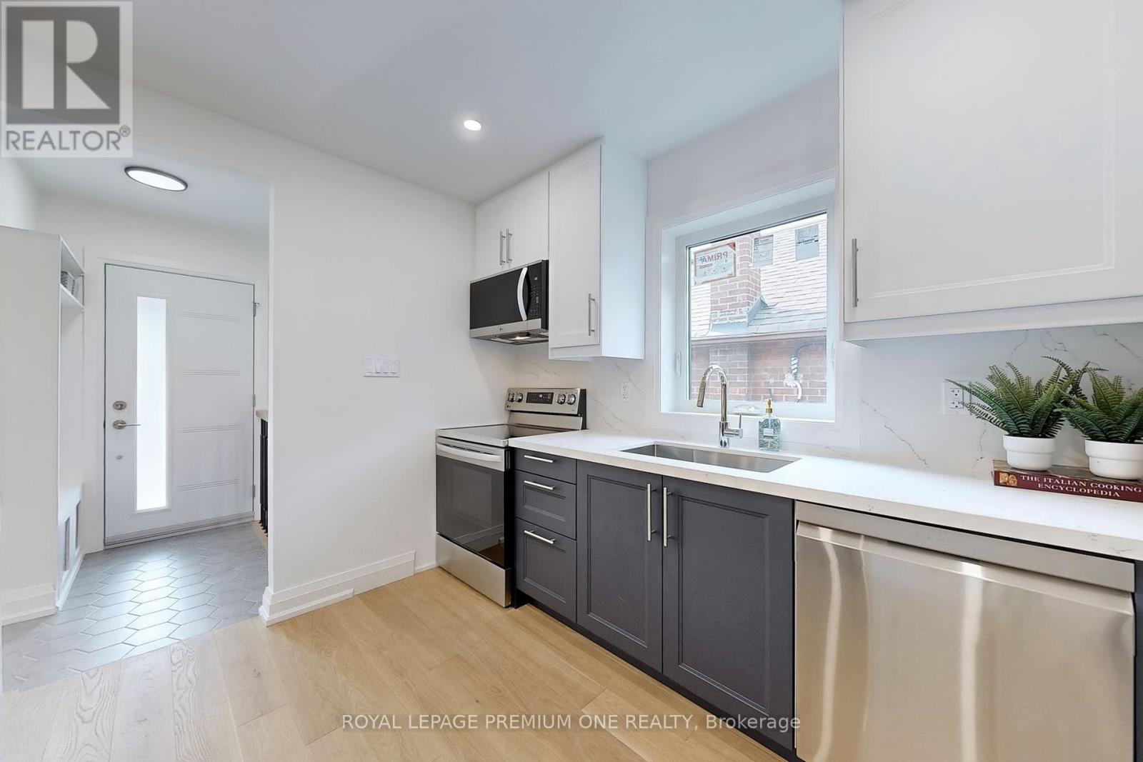 Photo 27 of 106 Cameron Avenue, Toronto ON