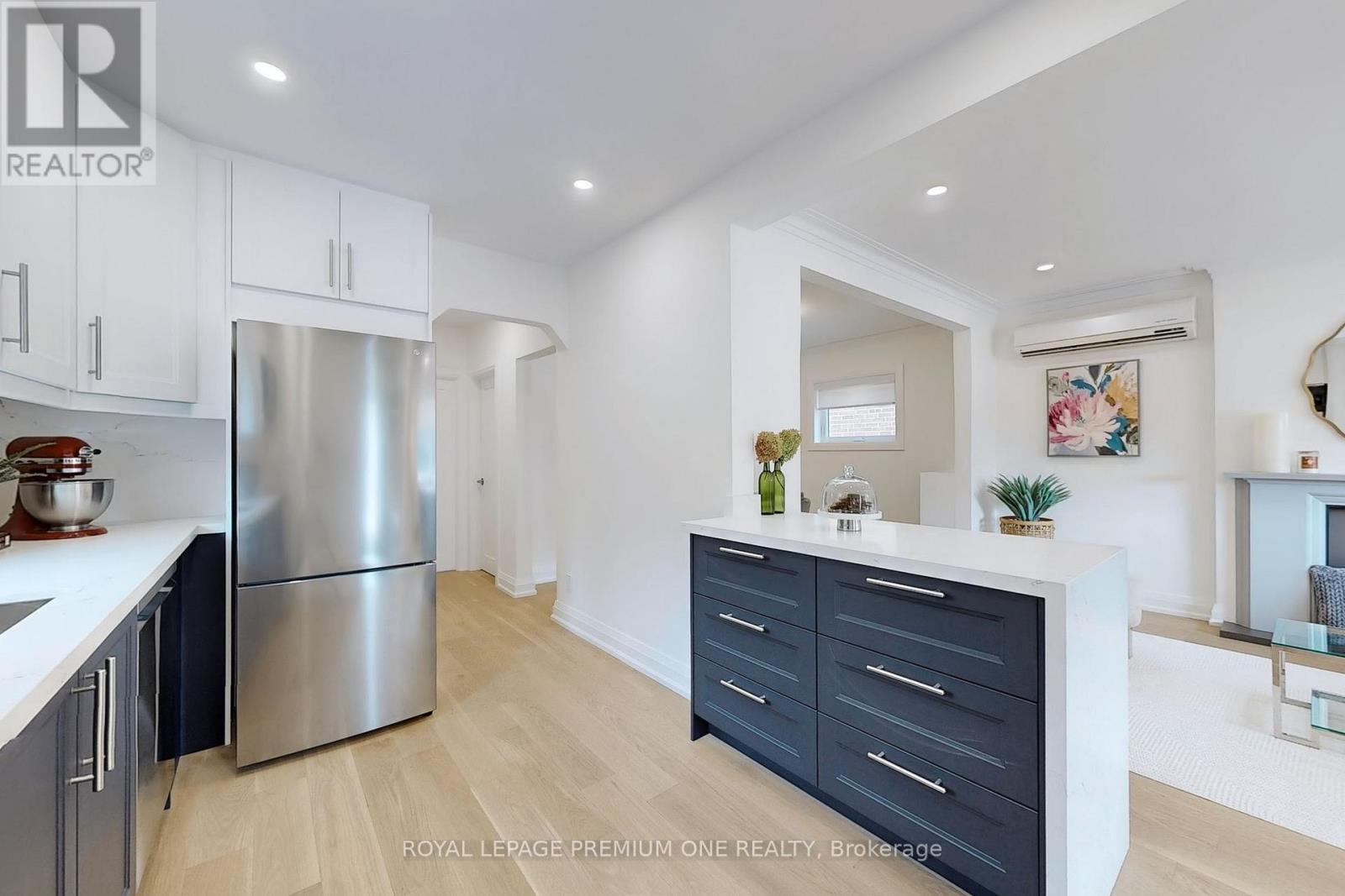Photo 11 of 106 Cameron Avenue, Toronto ON