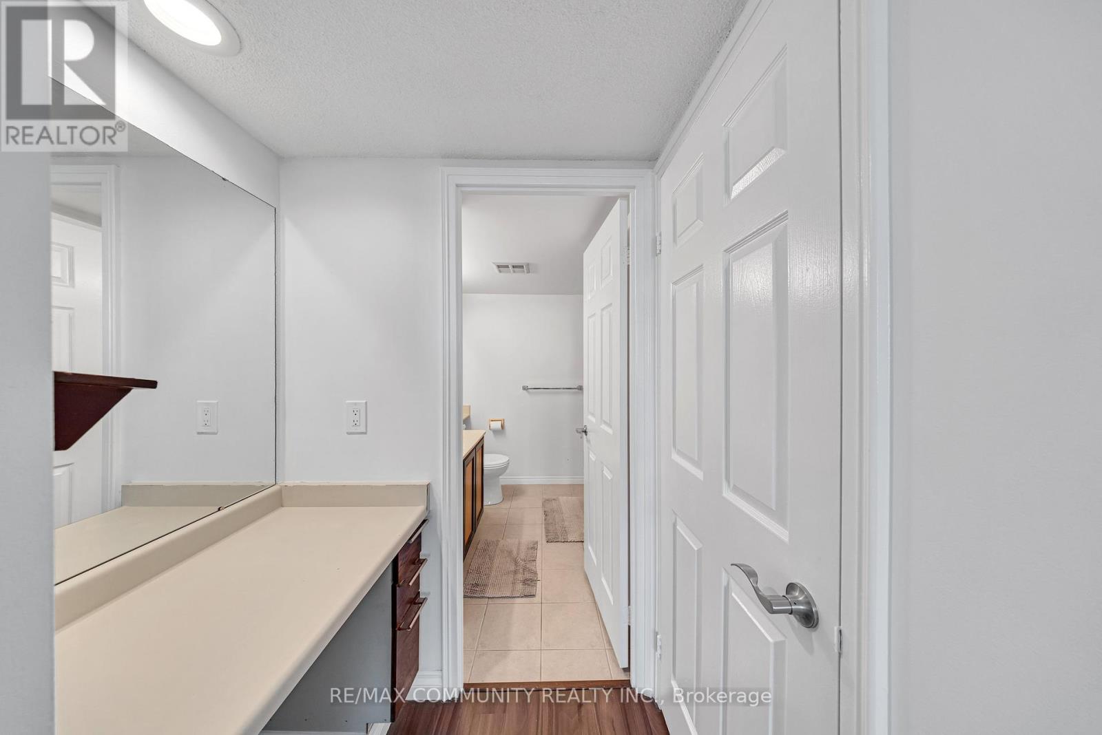 Photo 3 of 908 1360 Rathburn Road E, Mississauga ON