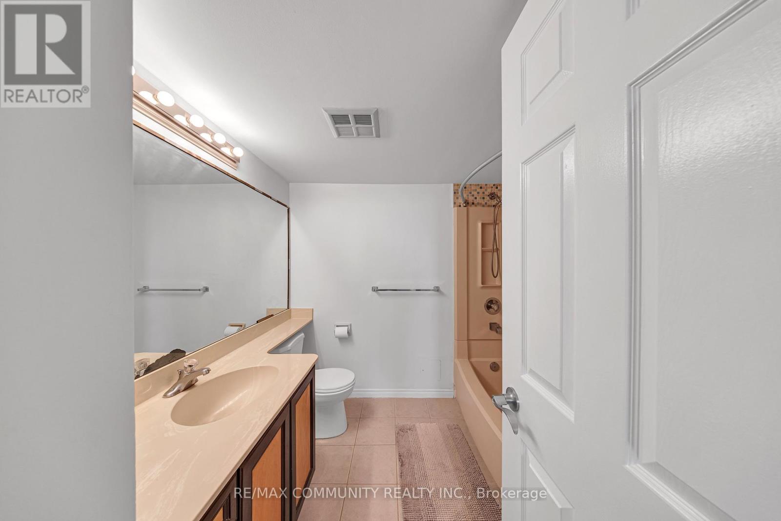 Photo 18 of 908 1360 Rathburn Road E, Mississauga ON