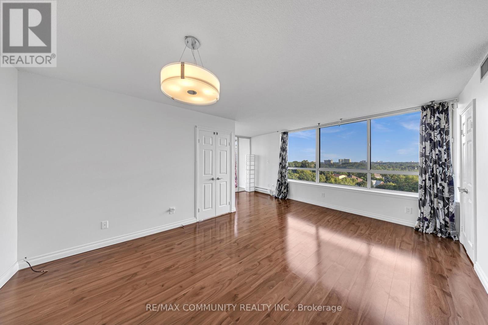 Photo 22 of 908 1360 Rathburn Road E, Mississauga ON
