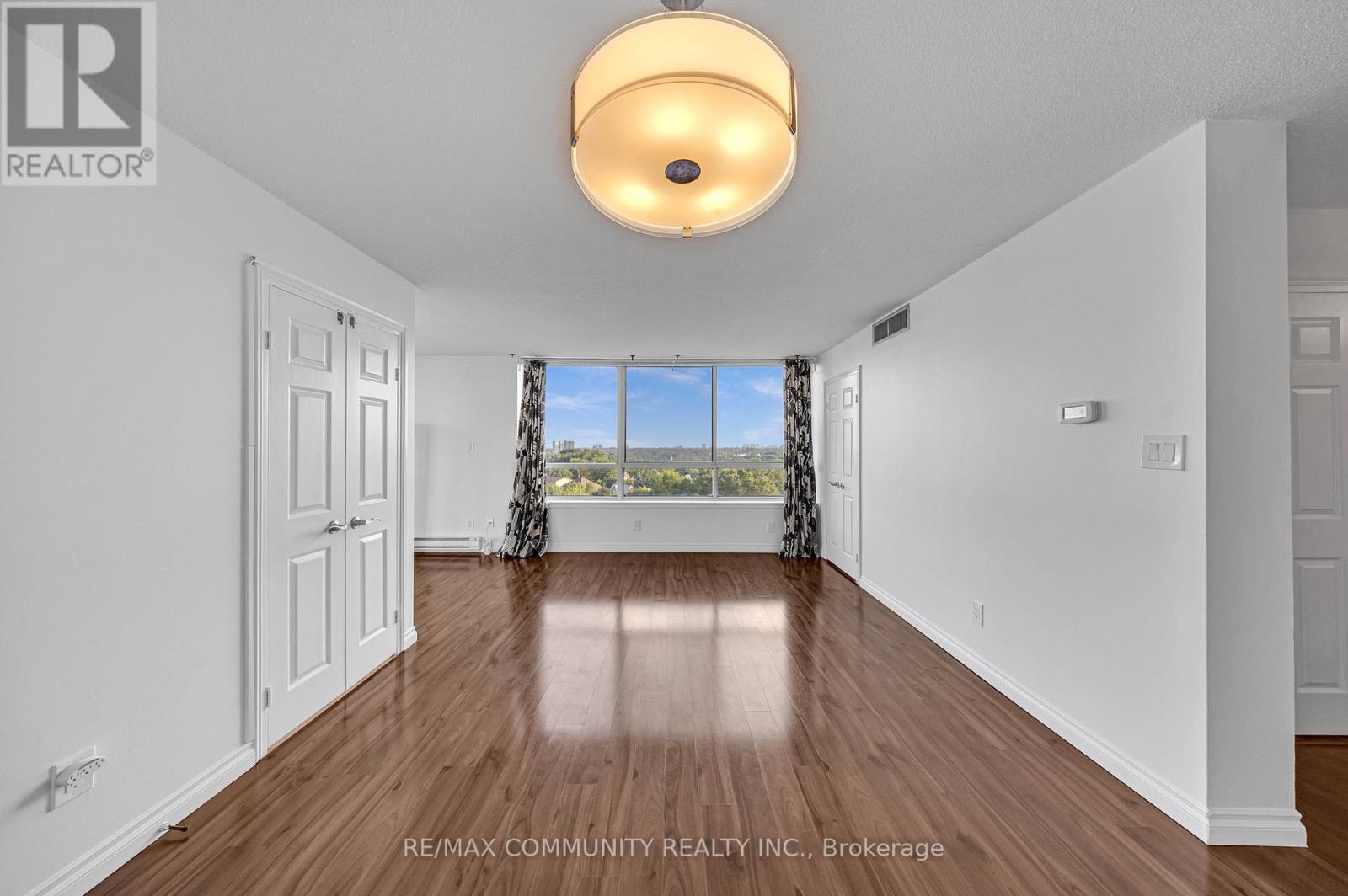 Photo 13 of 908 1360 Rathburn Road E, Mississauga ON