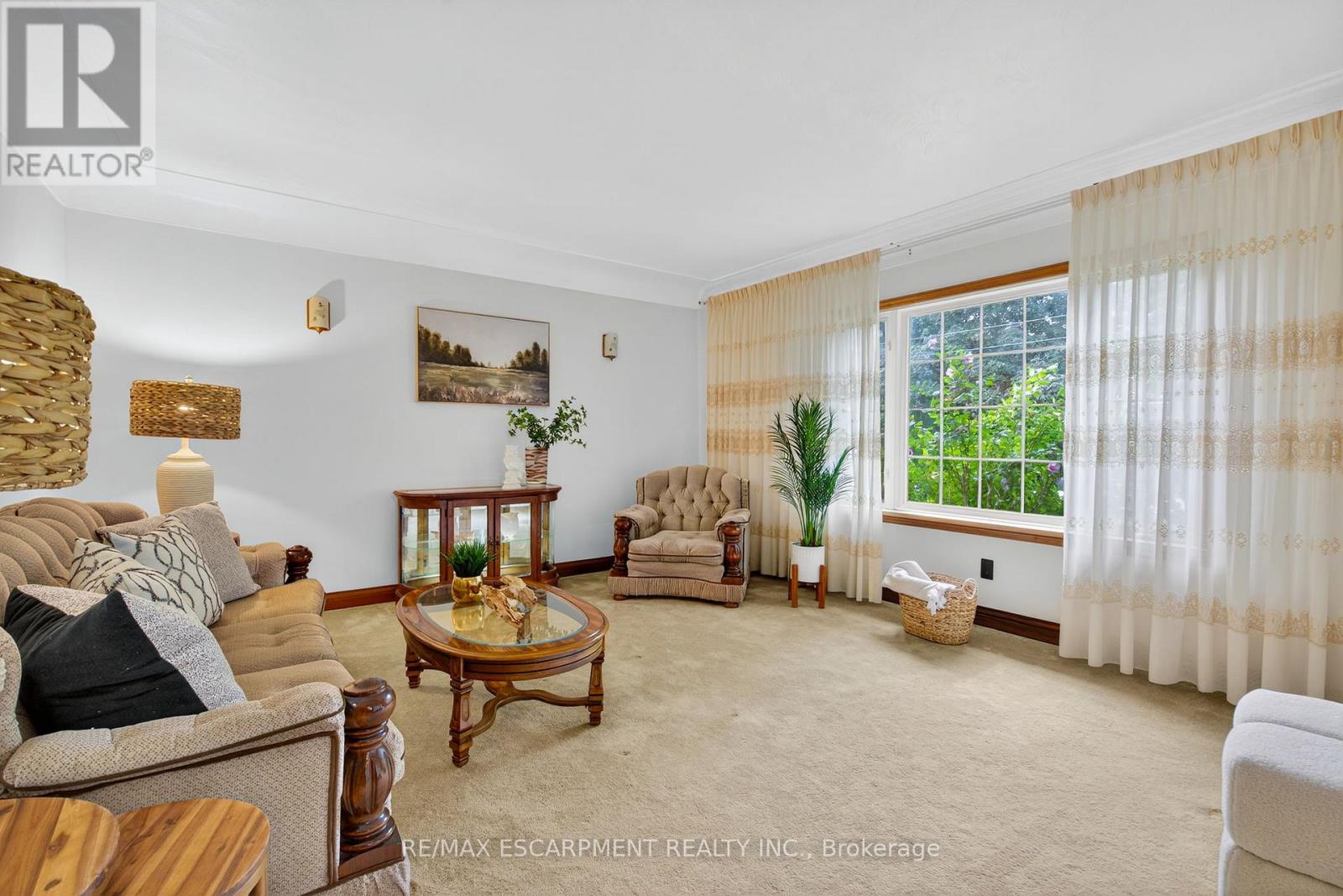 Photo 10 of 961 Danforth Avenue, Burlington ON