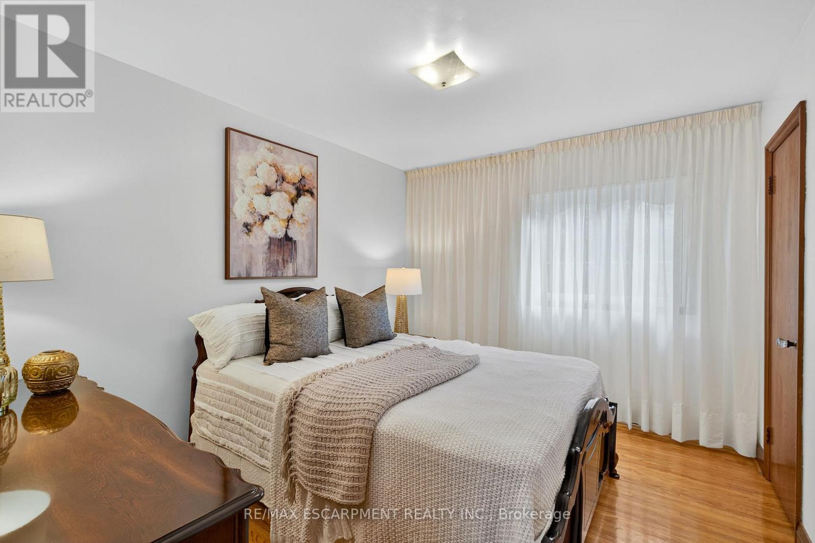 Photo 16 of 961 Danforth Avenue, Burlington ON