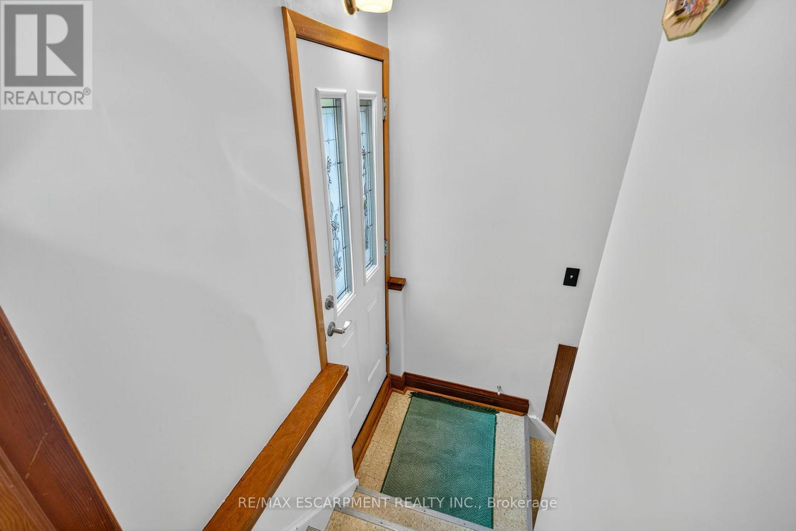 Photo 22 of 961 Danforth Avenue, Burlington ON