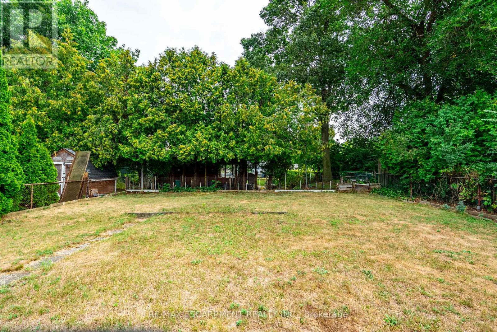 Photo 35 of 961 Danforth Avenue, Burlington ON
