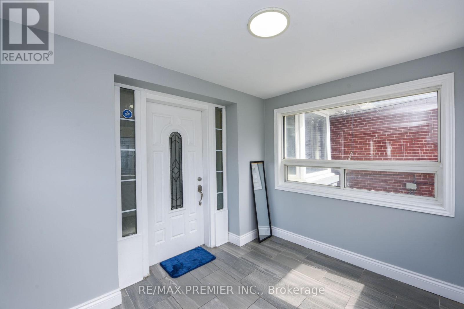 Photo 5 of 23 Rectory Road, Toronto ON