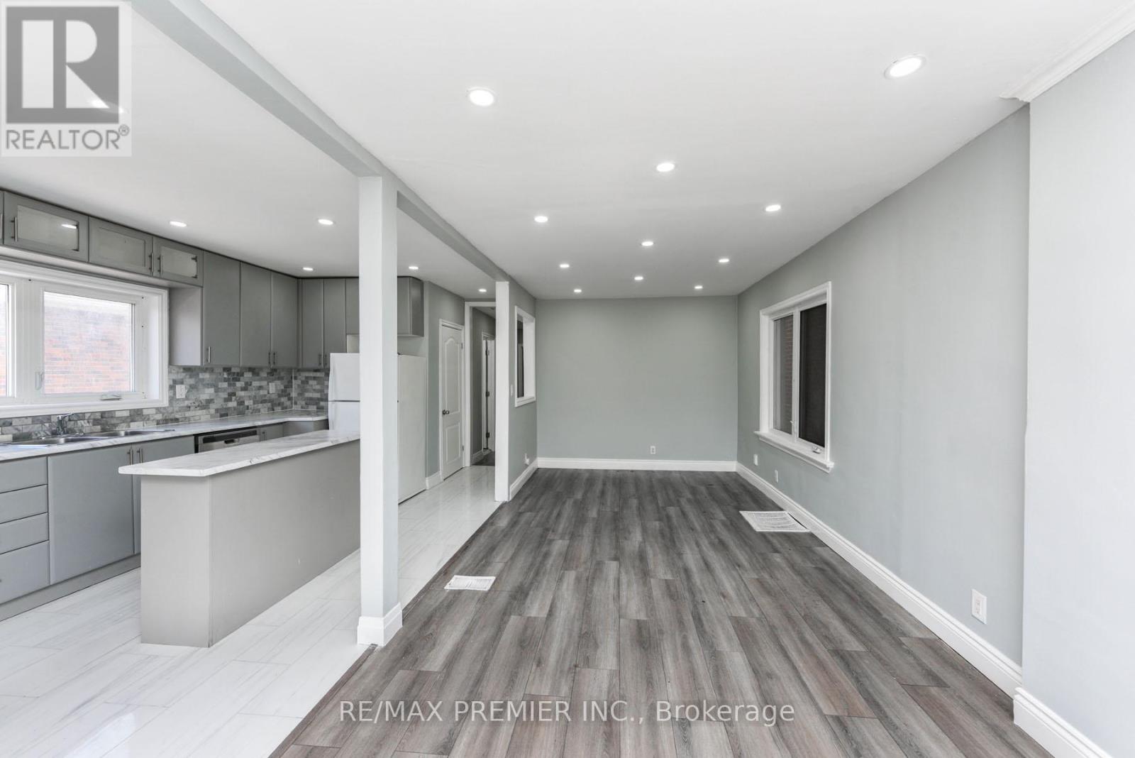 Photo 16 of 23 Rectory Road, Toronto ON