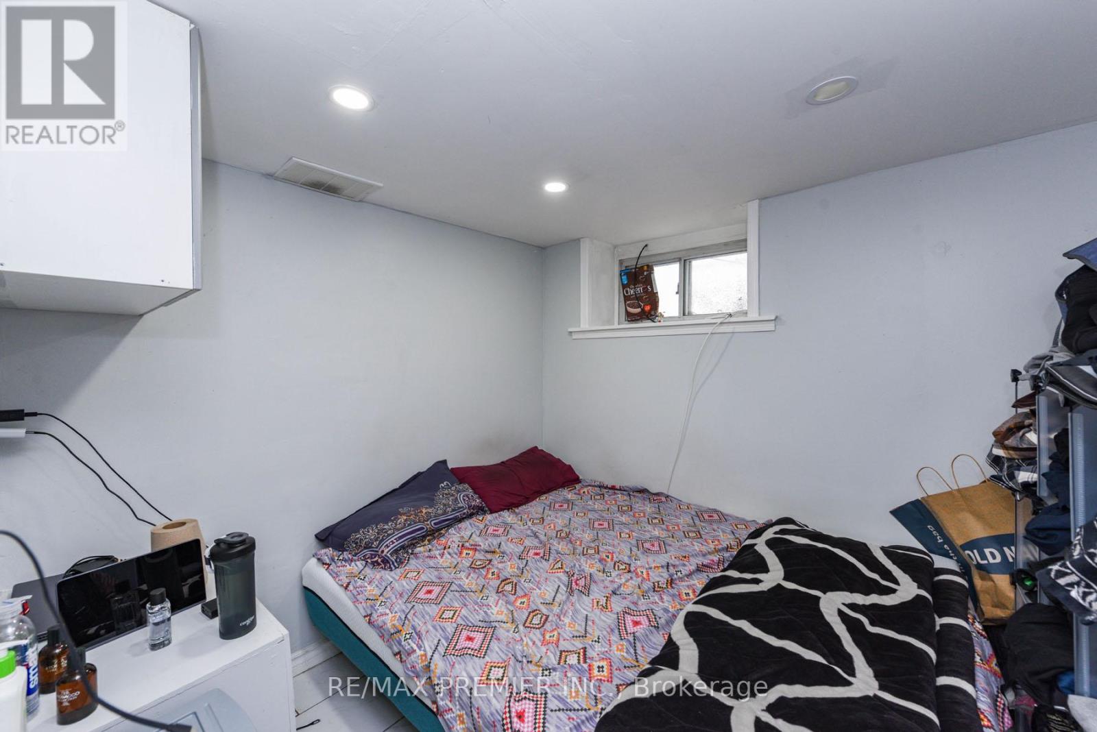 Photo 11 of 23 Rectory Road, Toronto ON