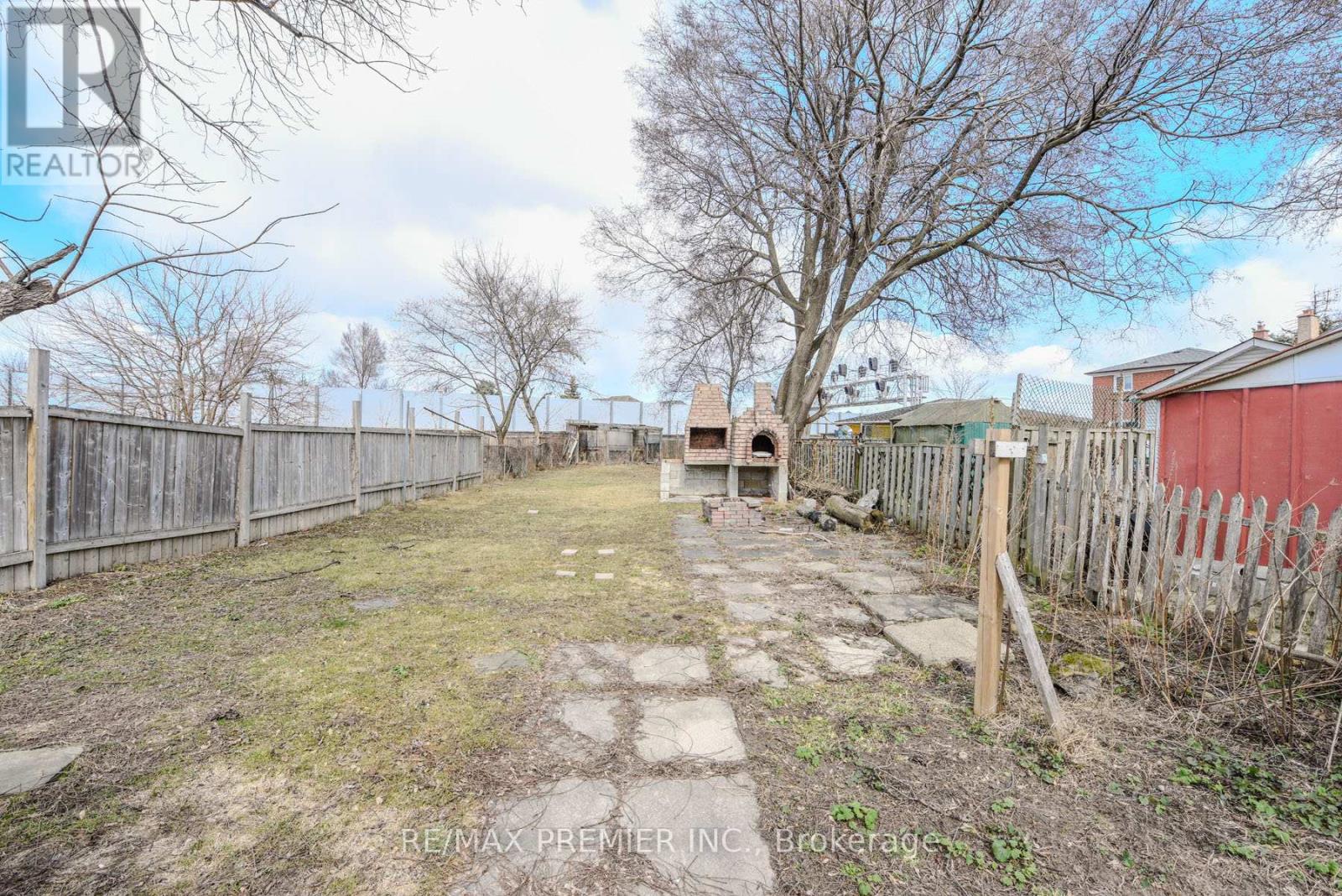 Photo 32 of 23 Rectory Road, Toronto ON