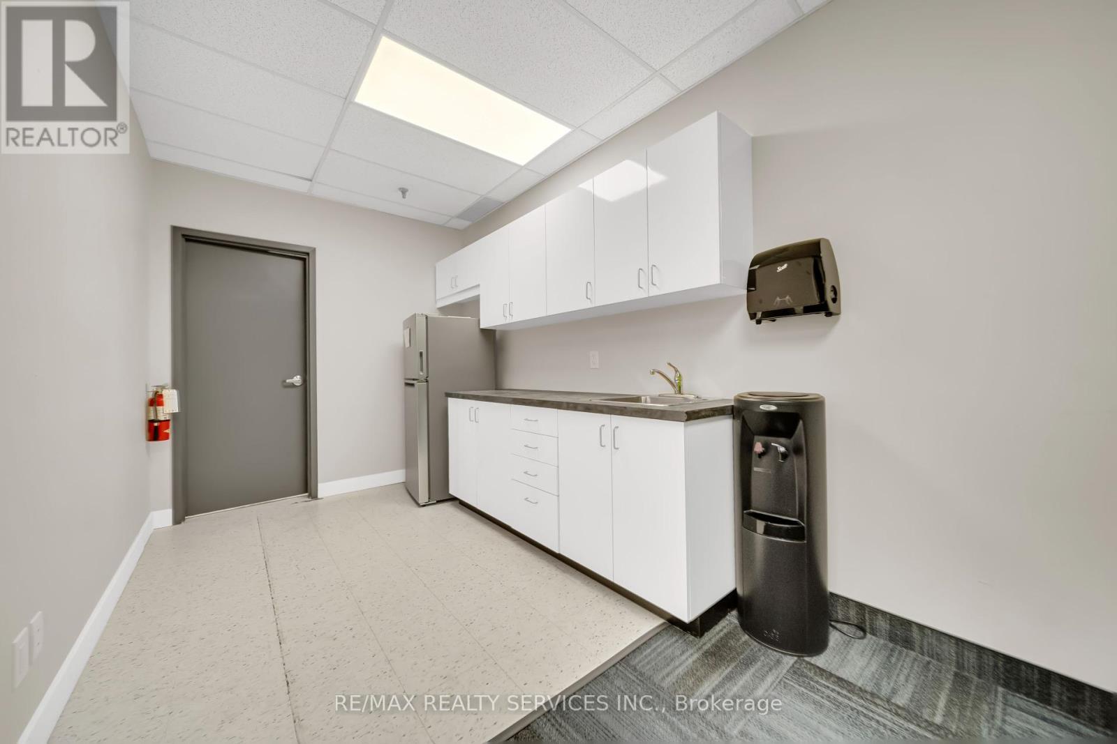 Photo 2 of 204 6660 Kennedy Road, Mississauga ON