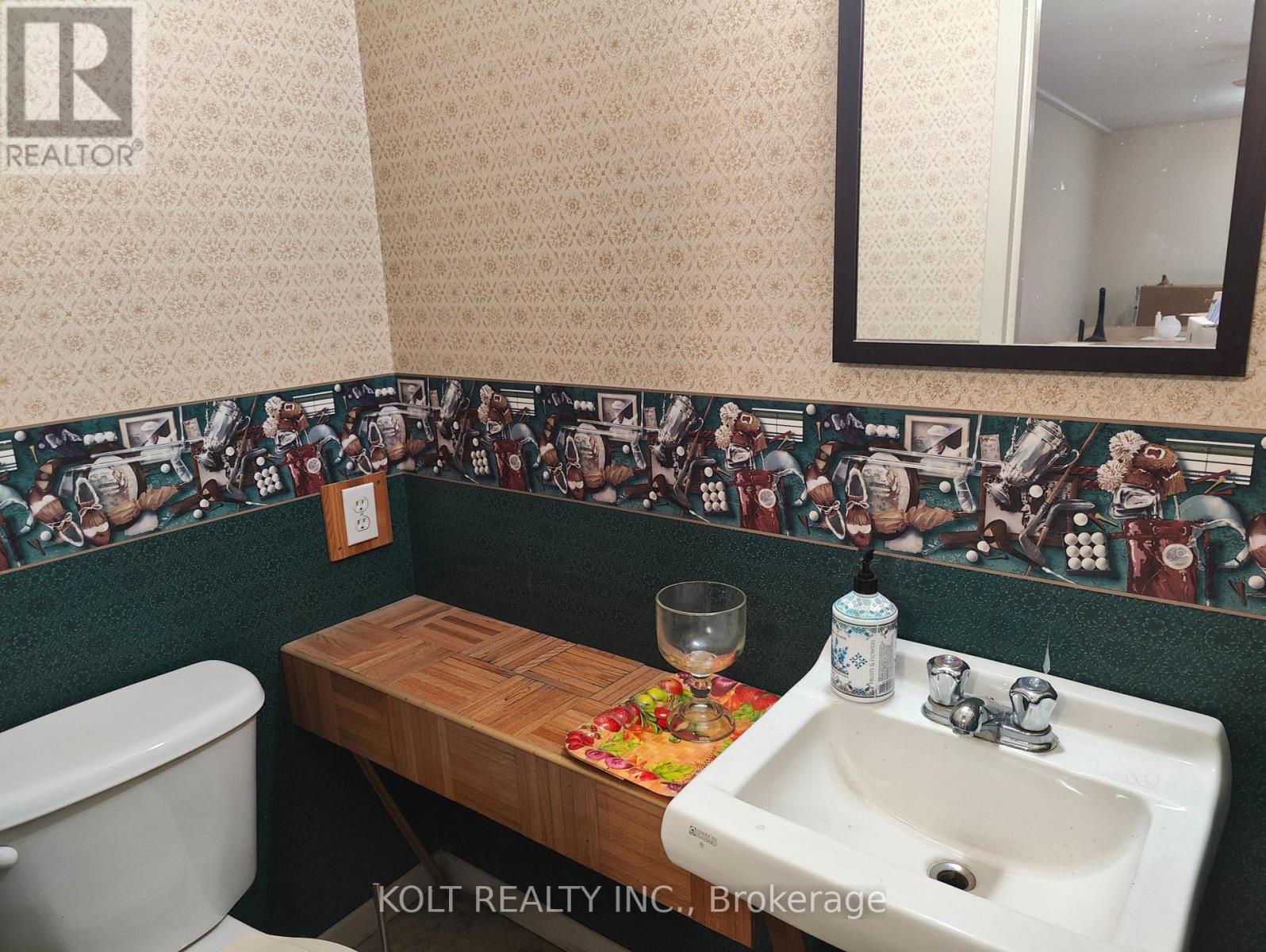 Photo 7 of 31 82 Sandiford Drive, Whitchurchstouffville ON