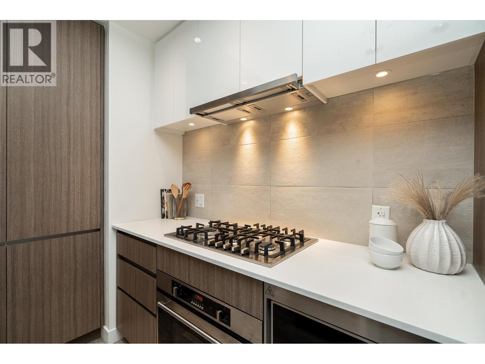 Photo 6 of 401 516 Foster Avenue, Coquitlam BC