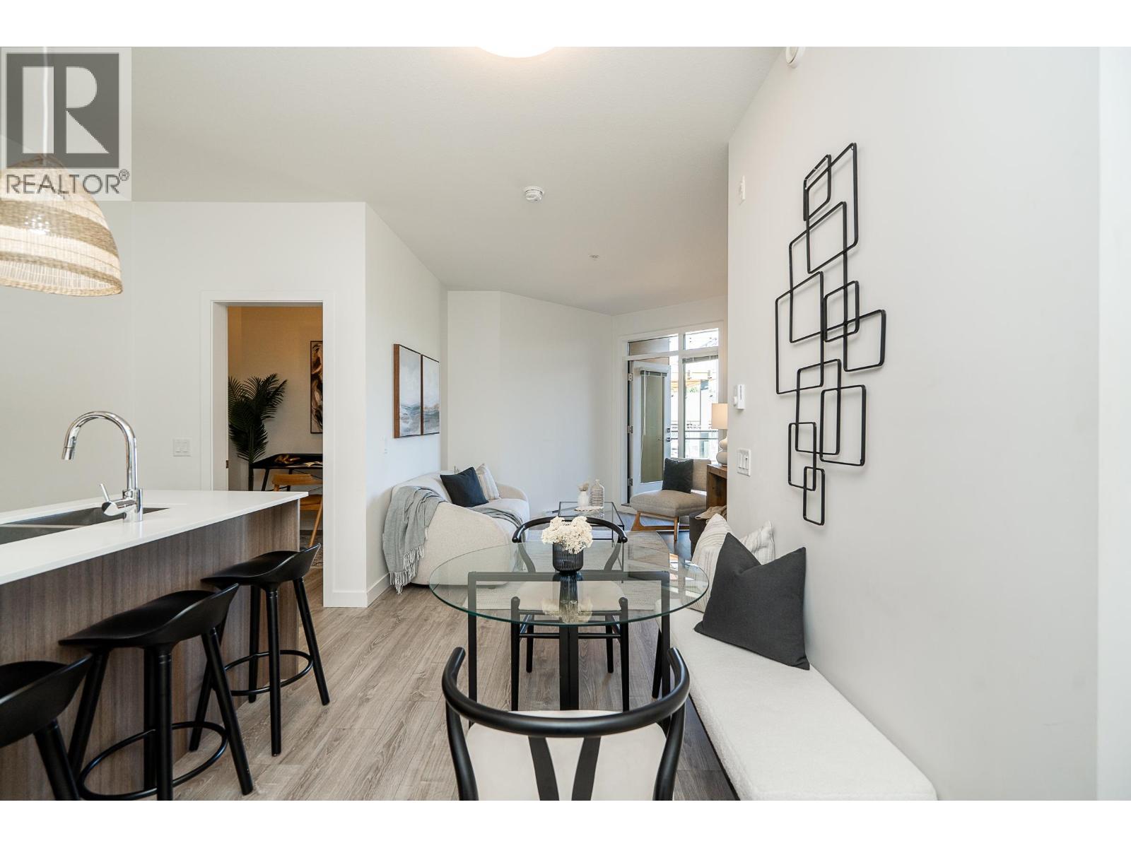 Photo 8 of 401 516 Foster Avenue, Coquitlam BC