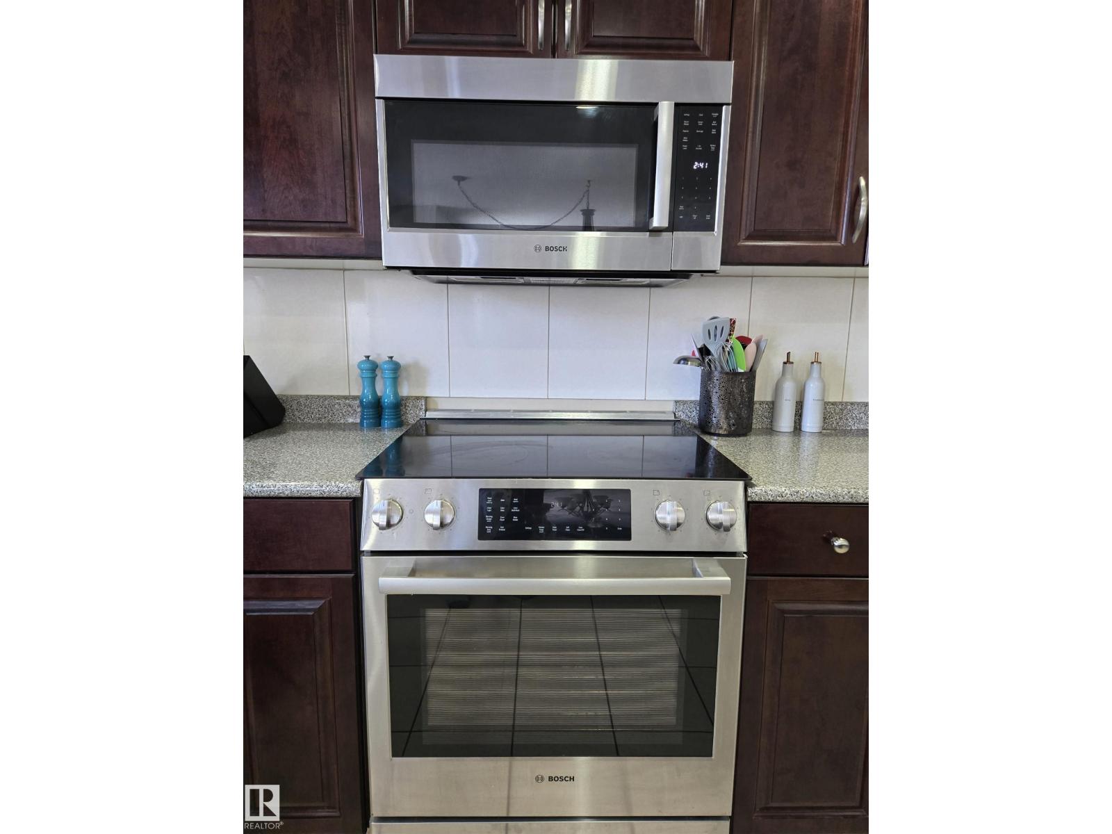 Photo 6 of 6002 55 Av, Beaumont AB